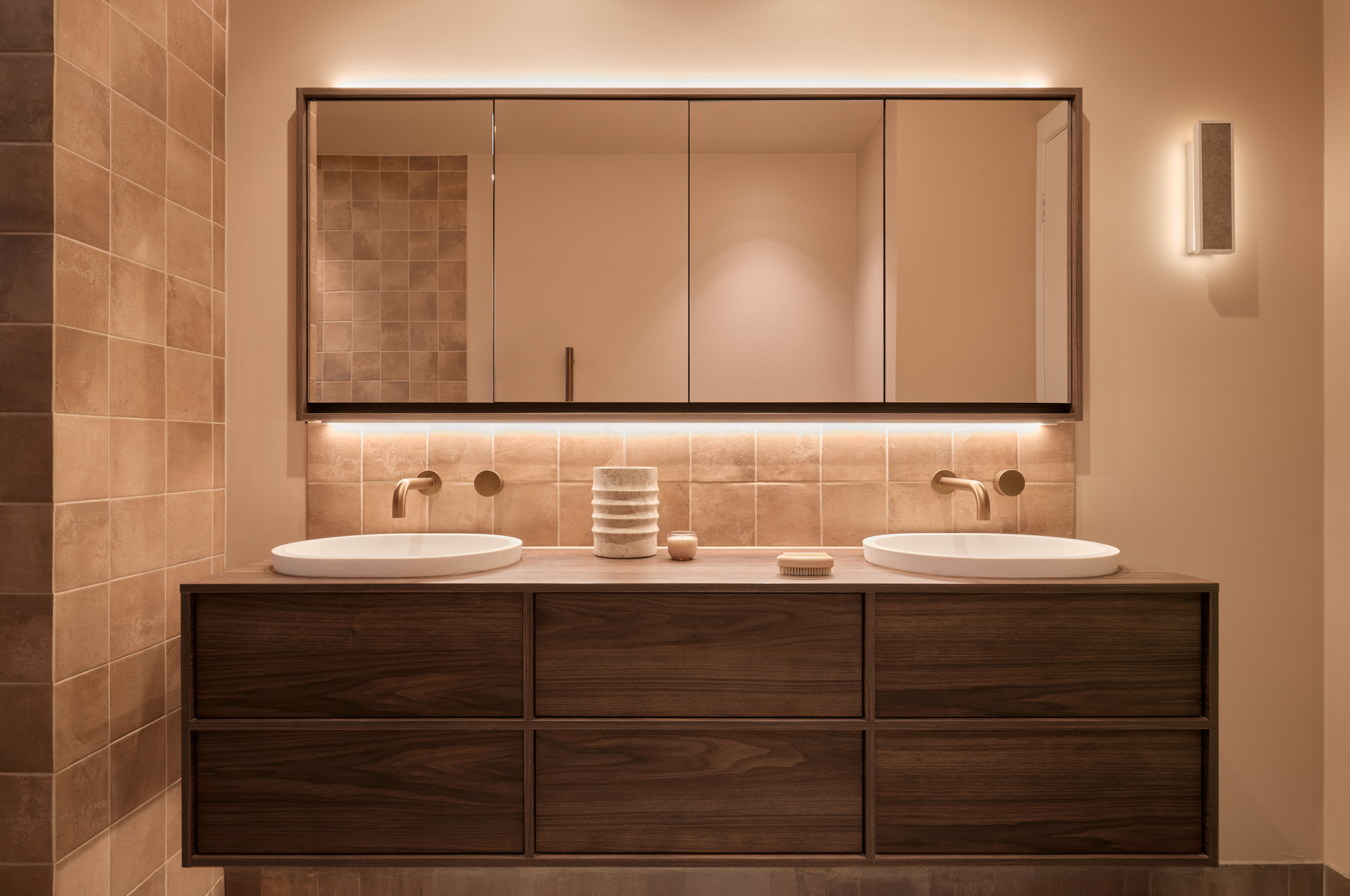 Sonny and Alicia's Main Bathroom