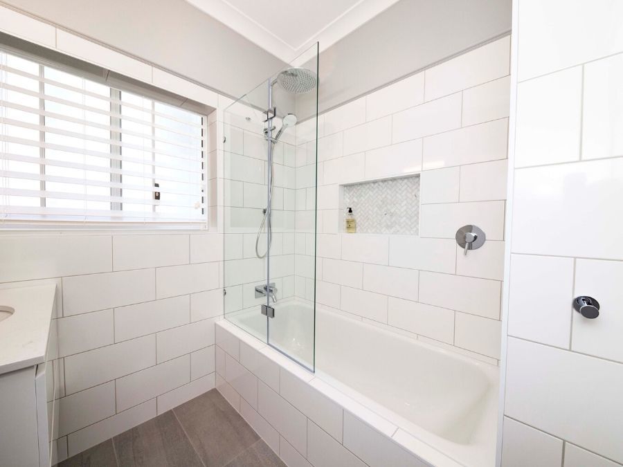 5 Of The Best Shower And Bath, Small Bathtub Shower Combination