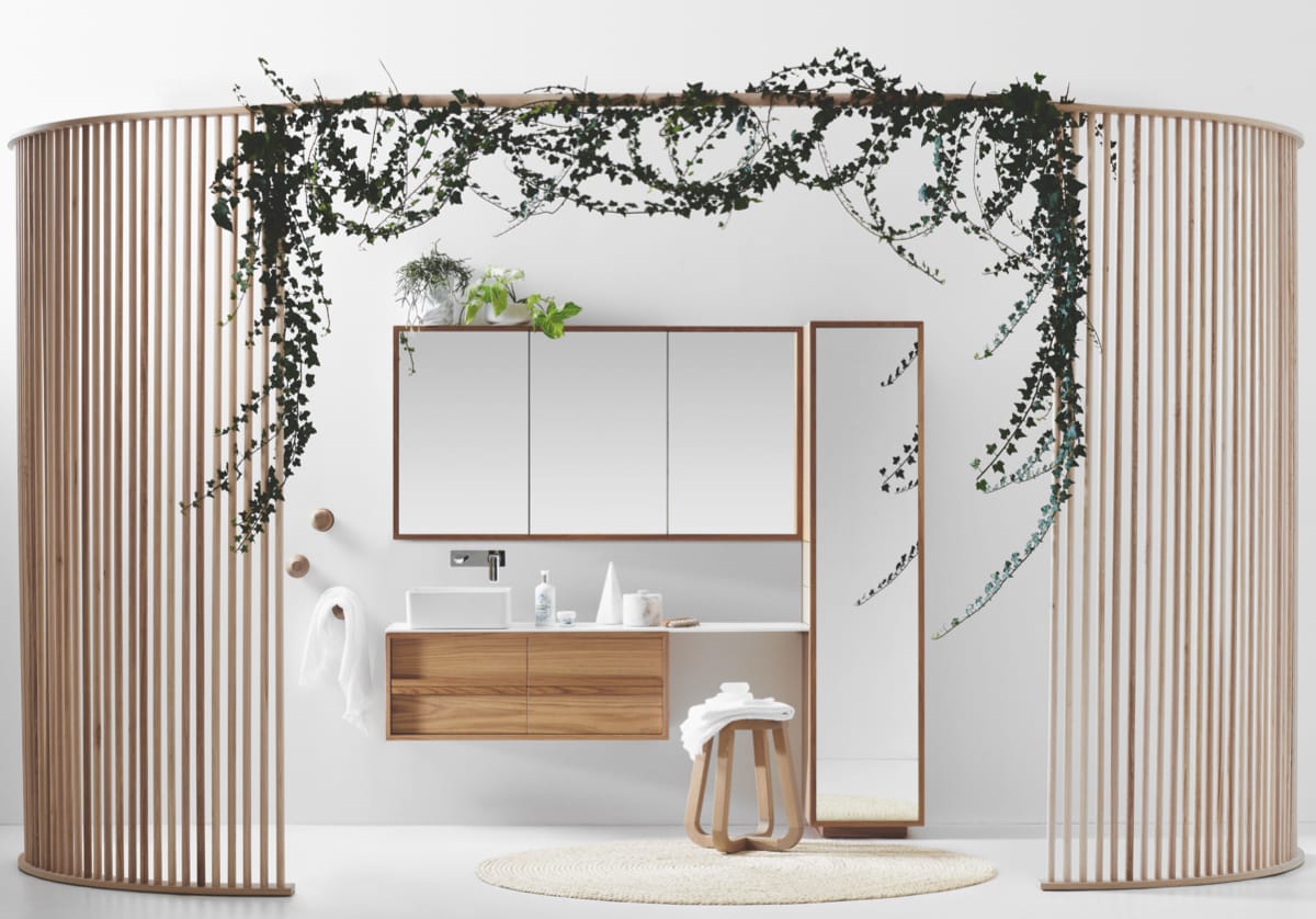 Issy Z8 BUTTERFL - DEVOTED TO BEAUTY AND STYLE