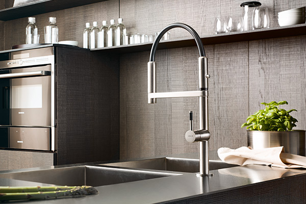 move kitchen aink mixer tap